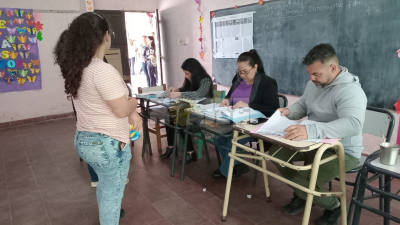 Llovizna y baja participación durante la mañana en General San Martín