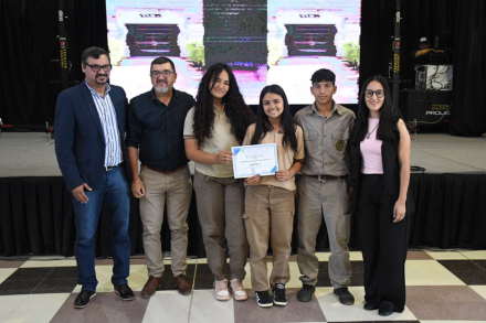 entrega-reconocimientos_educacion-tecnica-(7).jpg
