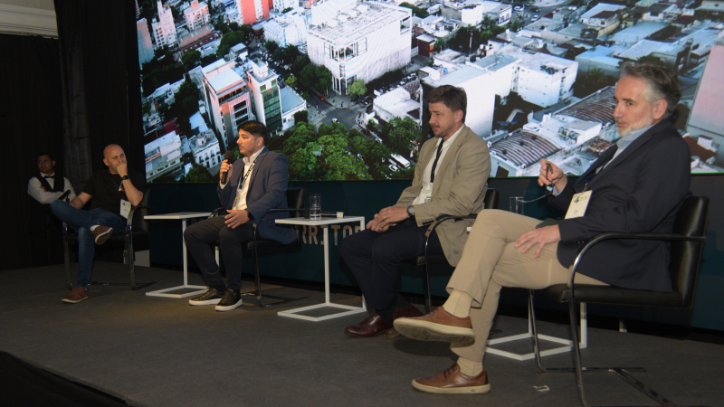 Ante la industria financiera, el NBCH presentó su estrategia de transformación digital
