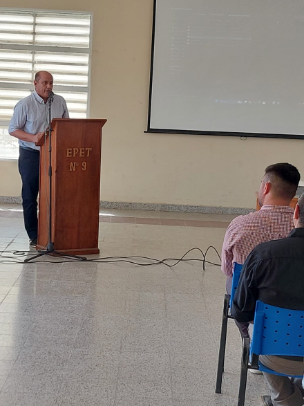 Capacitación de la Secretaría de la Mujer en Laguna Blanca (3).jpeg