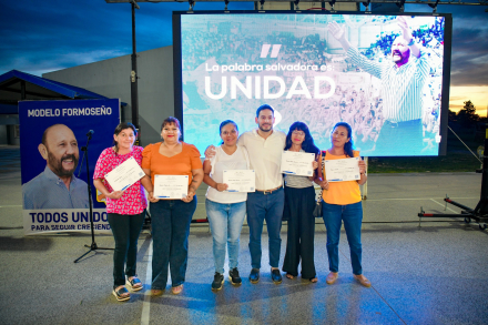 entrega certificados_las lomitas (5).jpg