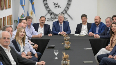 Gobernadores del PJ denunciaron el desfinanciamiento de las provincias y reclamaron obra pública