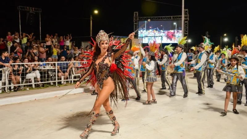 Villa Ángela propone disfrutar cuatro noches de sus carnavales 2026