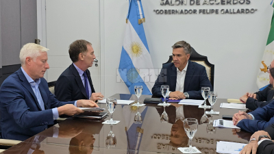 El ministro Santilli llegó al Chaco y mantiene una reunión con el gobernador Zdero