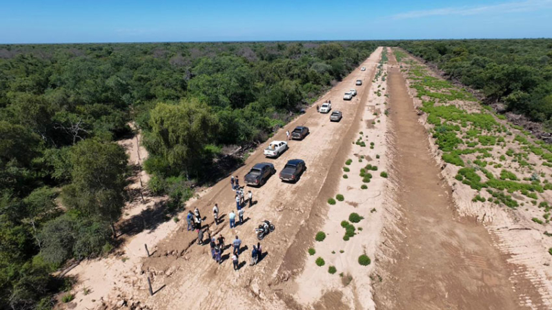 Solís recorrió las obras de defensa contra las crecidas en el oeste provincial