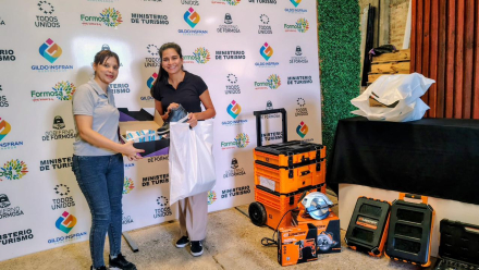 Corvina- entrega de indumentaria y equipamiento técnico al personal de logística (3).jpeg