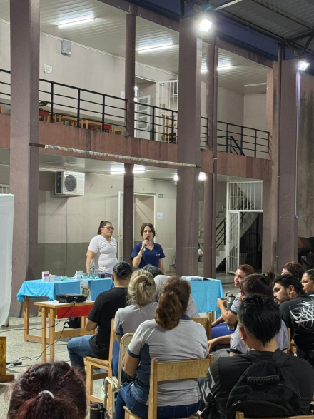 CHARLA SOBRE OBESIDAD CENTRO DE SALUD LA PILAR (2).jpeg