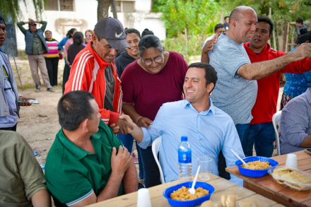 EBER SOLIS EN ING JUAREZ7.jpg
