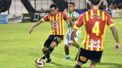 Defe lo tenía en el bolsillo, Sarmiento reaccionó y terminó en empate