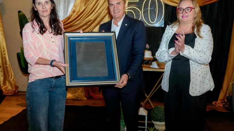 El gobernador Zdero estuvo en el acto aniversario del jardín de infantes N° 20