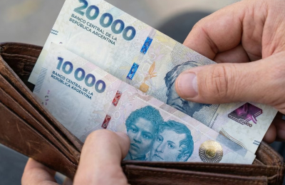 En nueve años, un empleado del sector privado  perdió el equivalente a 16 salarios mensuales