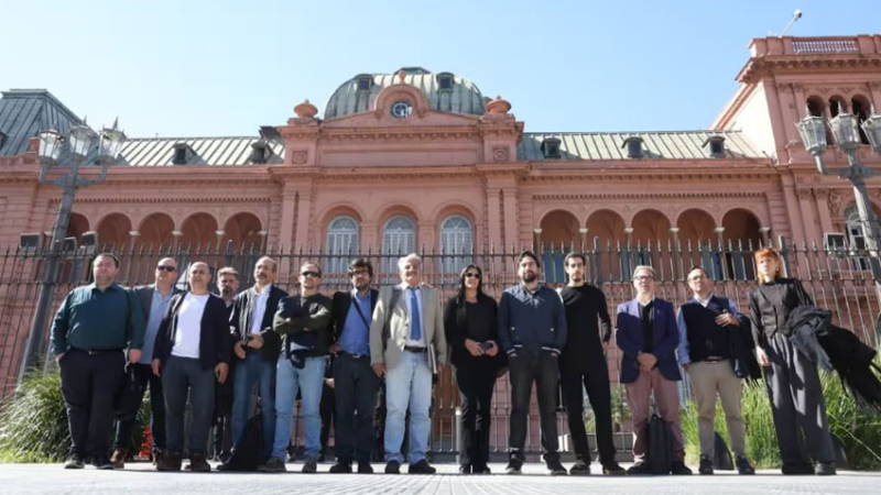 El gobierno prohibió el ingreso de periodistas acreditados a la Rosada