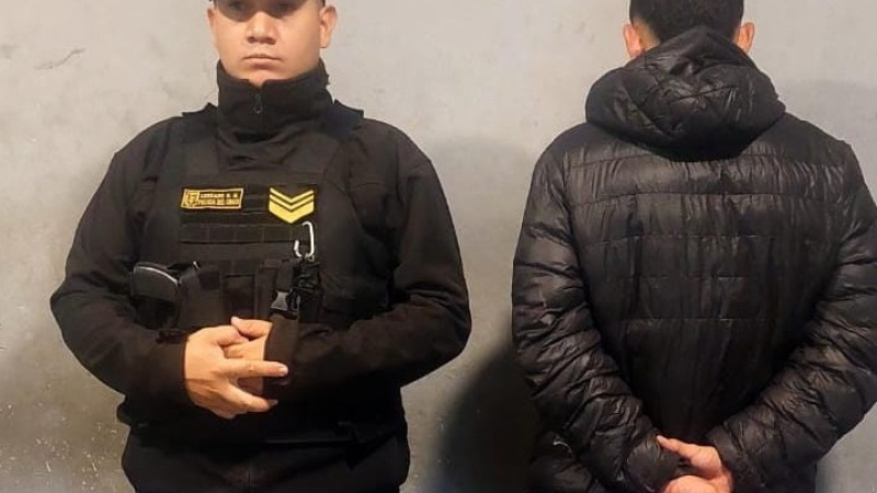 Operativo en boliches: demoran a un joven con réplica de arma
