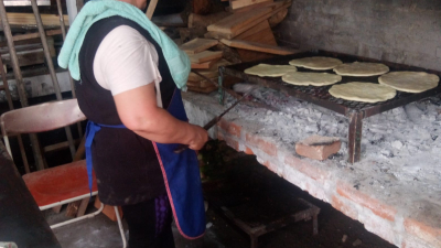 Sabor patrio y tradición: el Centro de Residentes Breñenses prepara su gran locro solidario