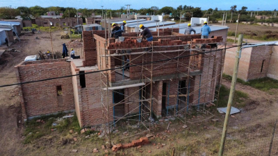 Sáenz Peña: el Gobierno provincial avanza con nuevas viviendas en el barrio Santa Rita