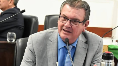 "El sueldo no se decreta, se negocia"