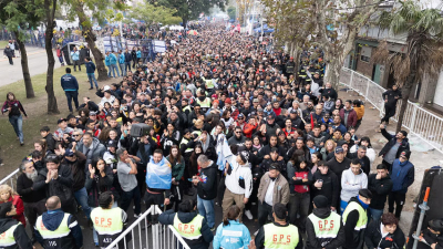 Setenta cuadras de fila para despedir al Indio Solari