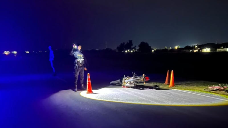 Fatal choque en la noche: un motociclista murió tras impactar contra una bicicleta