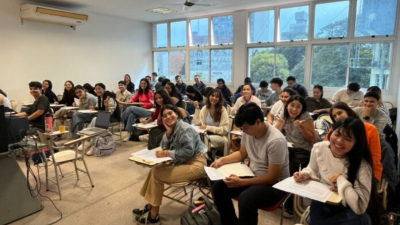 Taller de la UNNE sobre cómo hacer periodismo de calidad en la era de la IA