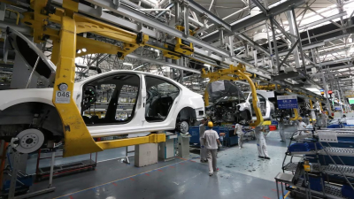 La actividad económica cayó 1,5% mensual en abril