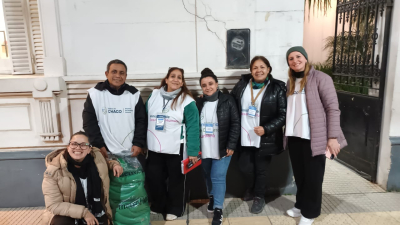 Equipos interdisciplinarios asisten a personas en situación de calle en la capital