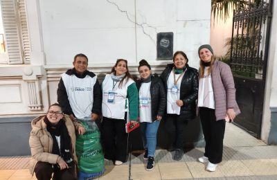 Equipos interdisciplinarios asisten a personas en situación de calle en la capital