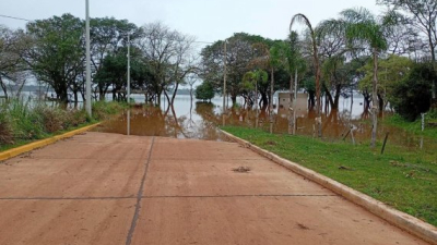 Preocupante creciente del río Uruguay afecta a localidades en Corrientes