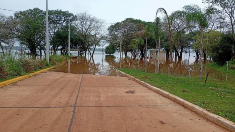 Preocupante creciente del río Uruguay afecta a localidades en Corrientes