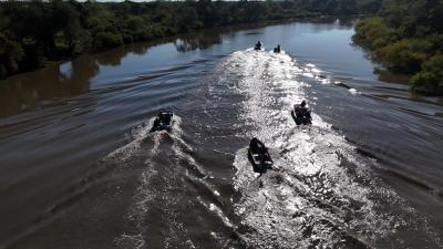 Drones térmicos, buzos y cinco embarcaciones se suman al operativo para dar con Fabián Falcón