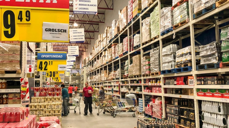 La inflación mayorista fue de 0,8% en julio y el presidente celebró en redes