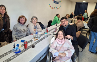 Jubilados Amigos Solidarios almorzaron con referentes del Cenovi
