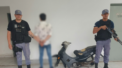 Anoche le quitaron la moto a golpes y hoy la policía la encontró sin ruedas