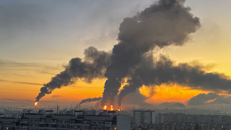 Un ataque con drones impactó una refinería petrolera en Moscú durante el último día de las elecciones rusas