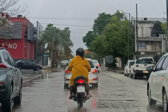 Monitorean los canales y el drenaje tras las precipitaciones en Sáenz Peña