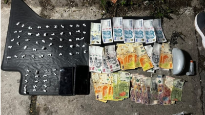 Cayó con 67 dosis de cocaína y casi $120 mil