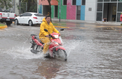 Una lluvia tranquila puso a prueba los desagües de Resistencia