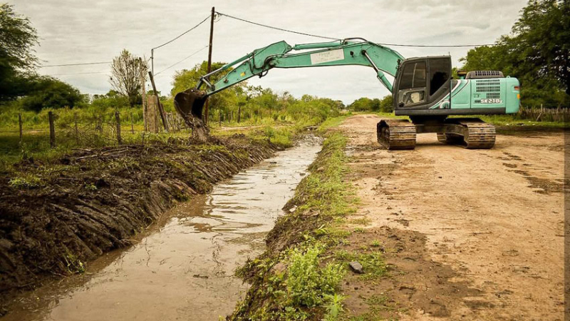 La Municipalidad de Pirané robustece los trabajos de limpieza y mantenimiento de desagües
