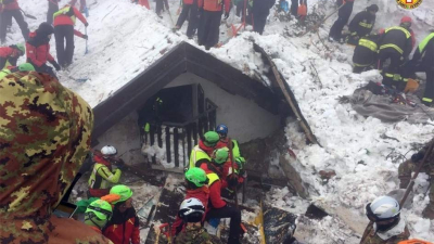 Asciende a 23 el número de muertos por el alud que sepultó el hotel en Italia