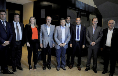 Autoconvocatoria de gobernadores del PJ por coparticipación federal y paritaria docente