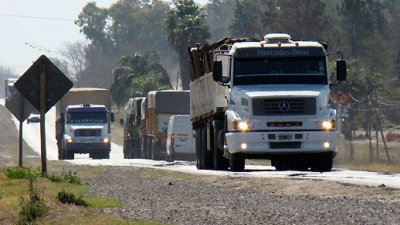 Buscan al camionero que atropelló, mató y huyó en General San Martín
