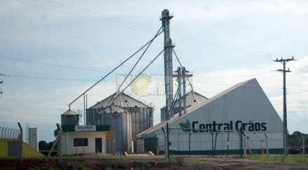 Central acopio de granos.jpg