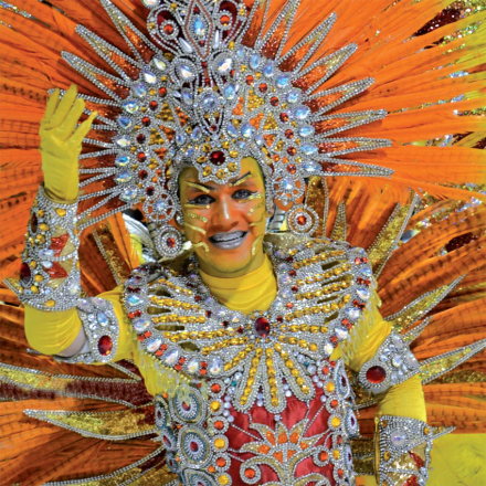 Marcos traje 3.jpg