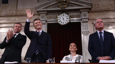 Macri resaltó que "la Argentina se está poniendo de pie" y pidió "menos relato y más verdad"