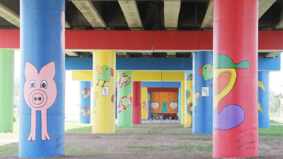 El arte plasmado en las paredes: intervienen las columnas del viaducto