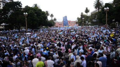 Masivo apoyo al Gobierno en las marchas por las principales ciudades del país