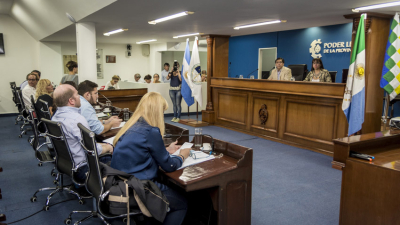 Vecinos y empresarios debatieron la regulación y rezonificación de los boliches de la ciudad