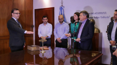 Obregón juró como subsecretario de Salud y apuntó al trabajo conjunto como eje