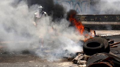 Protestas en Venezuela dejan ya cuatro muertos y generan pelea en una misa
