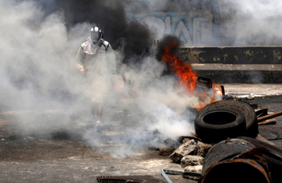 Protestas en Venezuela dejan ya cuatro muertos y generan pelea en una misa
