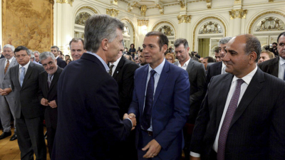 Macri pedirá a las provincias más control del empleo público